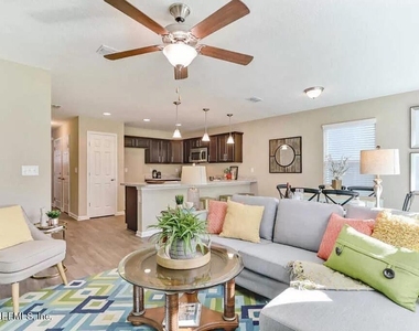 1308 Lake Shore Boulevard - Photo Thumbnail 4