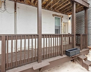449 N Elizabeth Street - Photo Thumbnail 11