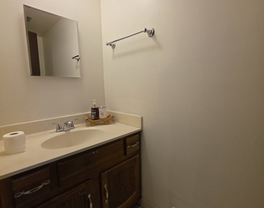 225 Gregory Street - Photo Thumbnail 7
