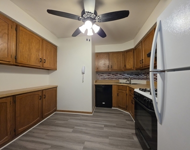 225 Gregory Street - Photo Thumbnail 3