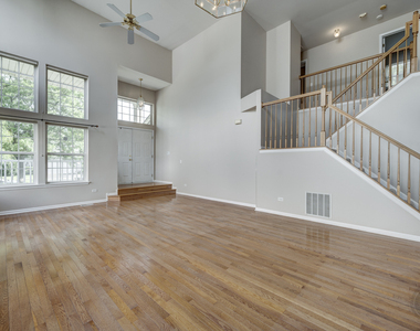 2631 Flagstone Circle - Photo Thumbnail 2