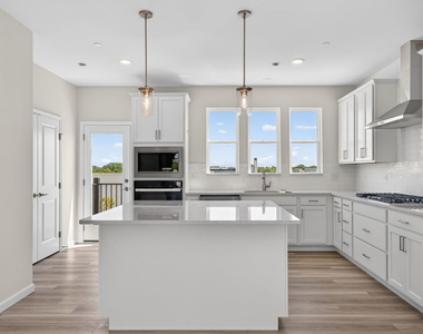 2635 Lohan Way - Photo Thumbnail 9