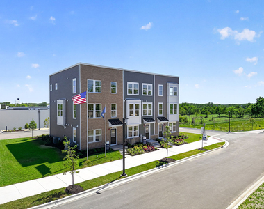 2635 Lohan Way - Photo Thumbnail 2
