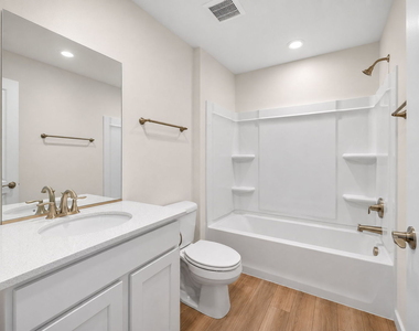 2635 Lohan Way - Photo Thumbnail 20