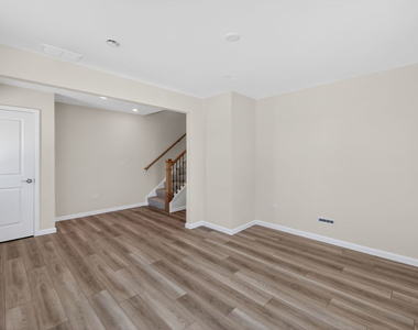 2635 Lohan Way - Photo Thumbnail 22