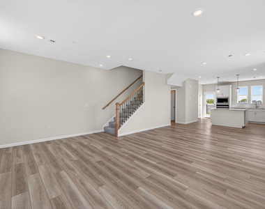 2635 Lohan Way - Photo Thumbnail 7