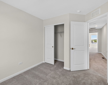 2635 Lohan Way - Photo Thumbnail 17