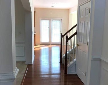5876 Rue Villa Lane - Photo Thumbnail 1