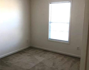 5876 Rue Villa Lane - Photo Thumbnail 9