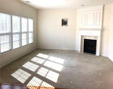 5876 Rue Villa Lane - Photo Thumbnail 2