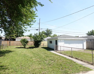 5834 W 89th Place - Photo Thumbnail 3