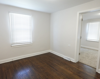 5834 W 89th Place - Photo Thumbnail 17