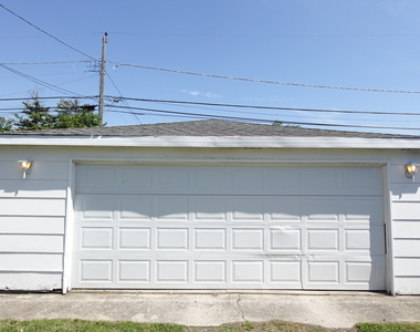 5834 W 89th Place - Photo Thumbnail 1