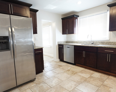 5834 W 89th Place - Photo Thumbnail 8