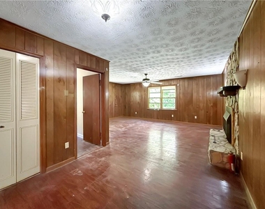 10624 Woodcock Street - Photo Thumbnail 12