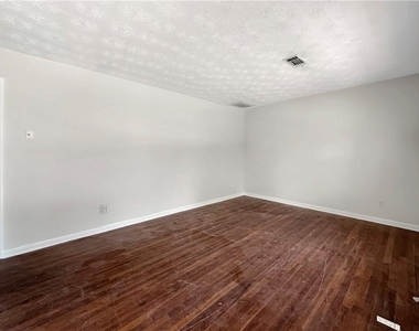 10624 Woodcock Street - Photo Thumbnail 2
