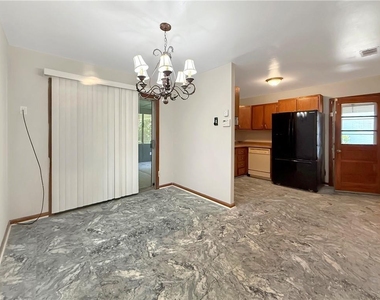 10624 Woodcock Street - Photo Thumbnail 3