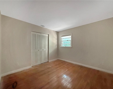 10624 Woodcock Street - Photo Thumbnail 7