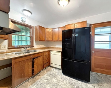10624 Woodcock Street - Photo Thumbnail 4