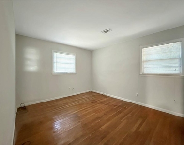 10624 Woodcock Street - Photo Thumbnail 8