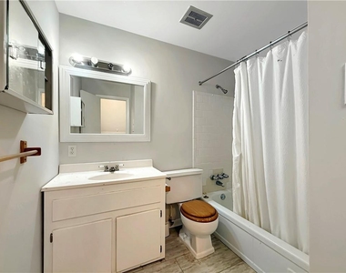 10624 Woodcock Street - Photo Thumbnail 10