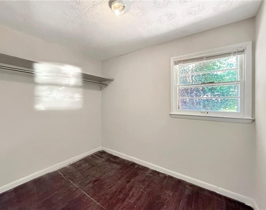 10624 Woodcock Street - Photo Thumbnail 9