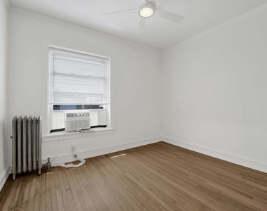 2107 W Eastwood Avenue - Photo Thumbnail 12