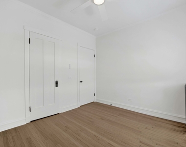 2107 W Eastwood Avenue - Photo Thumbnail 13