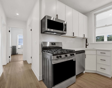 2107 W Eastwood Avenue - Photo Thumbnail 1