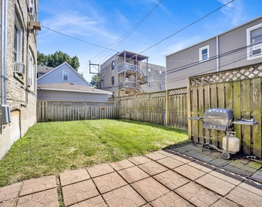 2107 W Eastwood Avenue - Photo Thumbnail 18