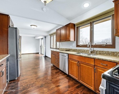 887 Braintree Lane - Photo Thumbnail 9