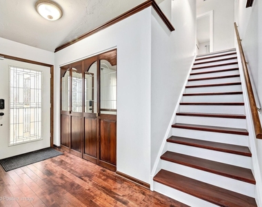 887 Braintree Lane - Photo Thumbnail 2