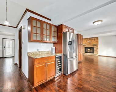 887 Braintree Lane - Photo Thumbnail 7