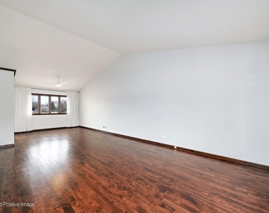 887 Braintree Lane - Photo Thumbnail 4