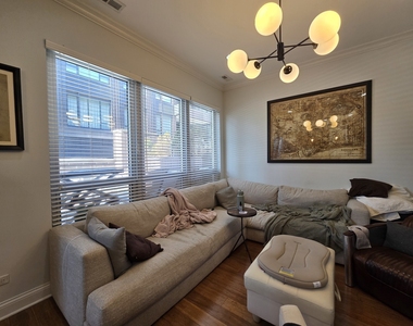 22 N Aberdeen Street - Photo Thumbnail 2