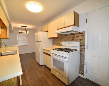 437 N Cambridge Drive - Photo Thumbnail 8