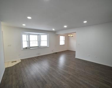 437 N Cambridge Drive - Photo Thumbnail 2