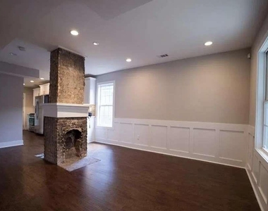 954 Parsons Street Sw - Photo Thumbnail 4