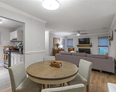 6800 Glenridge Drive - Photo Thumbnail 10
