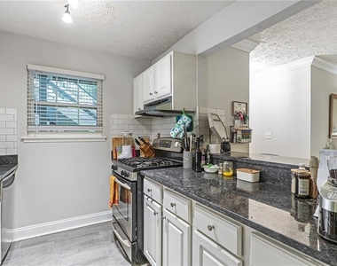 6800 Glenridge Drive - Photo Thumbnail 12