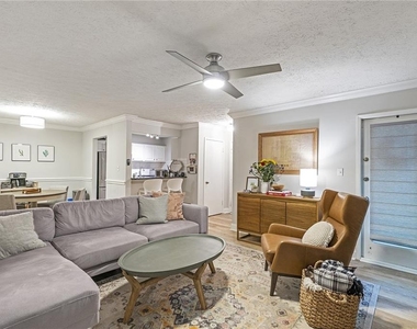 6800 Glenridge Drive - Photo Thumbnail 6