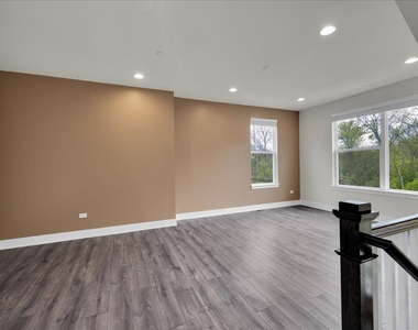 29w710 Cambridge Court - Photo Thumbnail 7