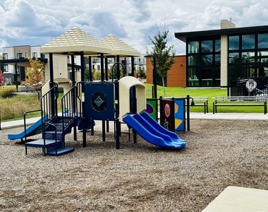 29w710 Cambridge Court - Photo Thumbnail 37
