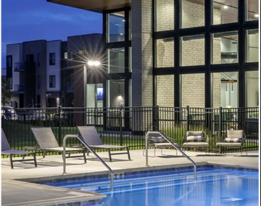 29w710 Cambridge Court - Photo Thumbnail 38