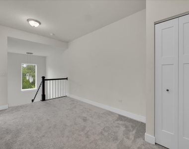 29w710 Cambridge Court - Photo Thumbnail 20