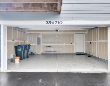 29w710 Cambridge Court - Photo Thumbnail 24