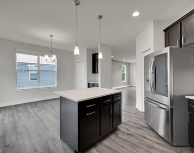 29w710 Cambridge Court - Photo Thumbnail 5