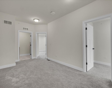 29w710 Cambridge Court - Photo Thumbnail 21