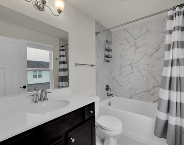 29w710 Cambridge Court - Photo Thumbnail 18