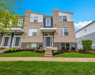 29w710 Cambridge Court - Photo Thumbnail 1